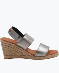 André Assous Allison Metallic Wedges