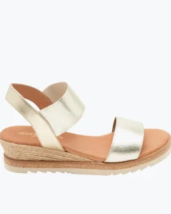 André Assous Neveah Metallic Wedges